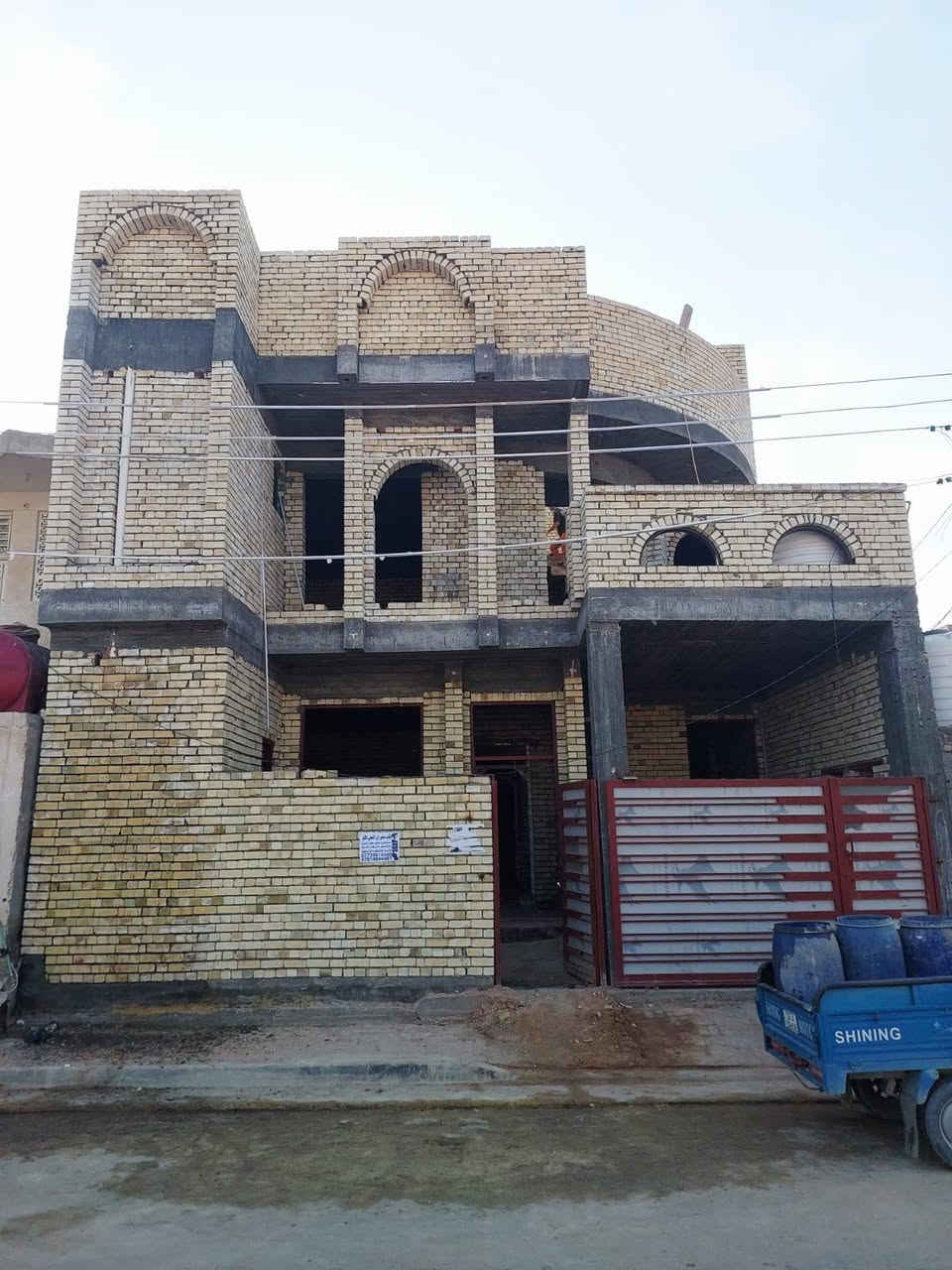 خلفه بناء متفرغ حالين شغل درجه اوله ***********
