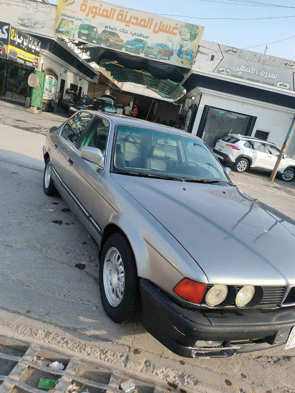 السلام عليكم اخوان السيارةللببع  735iA سته 6  موديل 91 رقم نكليزي جديد سنويه لل 29 شرط التحويل باسمي  كابون بانزين بيها السيارة مصبوغه حزام جماليه وصار بيها جاملغ سائق وما مصلحه  وبيها درايم شفت  واحد السيارة سيارة طخم تايرات جديد 4 صارلي شهر من بدلتهم تقريباً   باتري جديد 100 امبير صارلي شهر مبدله كير مبدل جديد محرك شرط هزه غرامات مصفره سعرها 52  وبيها مجال وشنو النقوصلت البيها تنزل من سعرها وبيها ملاحظات جدا بسيطه الشراي ما ارجعه بي خير ويدلل  رقم الهاتف *********** واتساب موجود  اترك تعليق حلو مثلك ❤️ Rasool Albash
