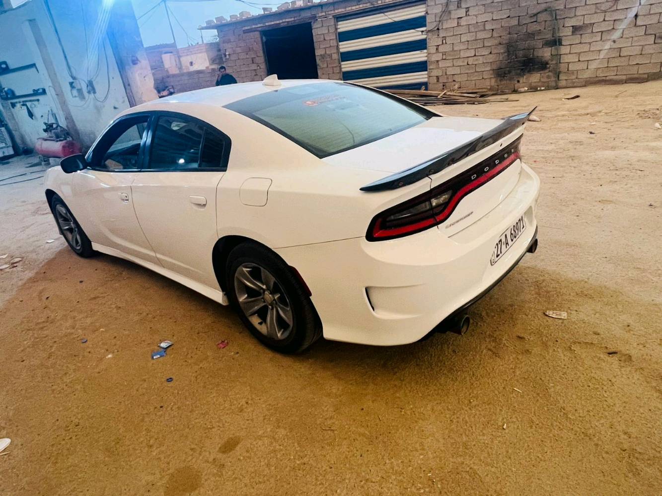 جارجر ٢٠١٦ اصل ماشيه ٩٥ بدون ضربه وارد امريكي استخدام شخصي السعر ٢٠٠ ورقه وبيه مجال
