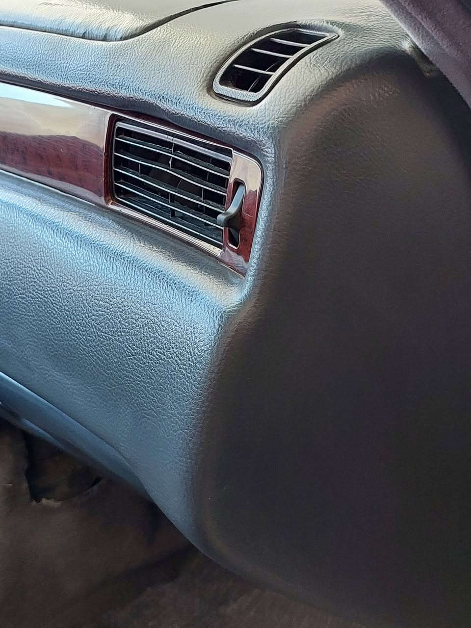 سلام عليكم 
راس الثور للبيع موديل 98 محرك 2500 فيفيتي السيارة جاهزة تبريد ثلج 🥶 محرك وگير جدد 
سنوية مجددة رقم انكليزي بغداد بسمي مداور ثاني يوم السيارة مكفولة من الكصه ولنقل جثه ماعدا (الجاملغ الخلفي مبدل كفر فقط) 
العنوان ميسان/ ***********
السعر. 80
