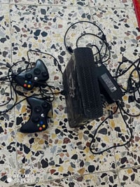 اكس بوكس 360  كامل ملحقات   جوستك واير 2  كيبل اچ دي اصل  777 496 7636...