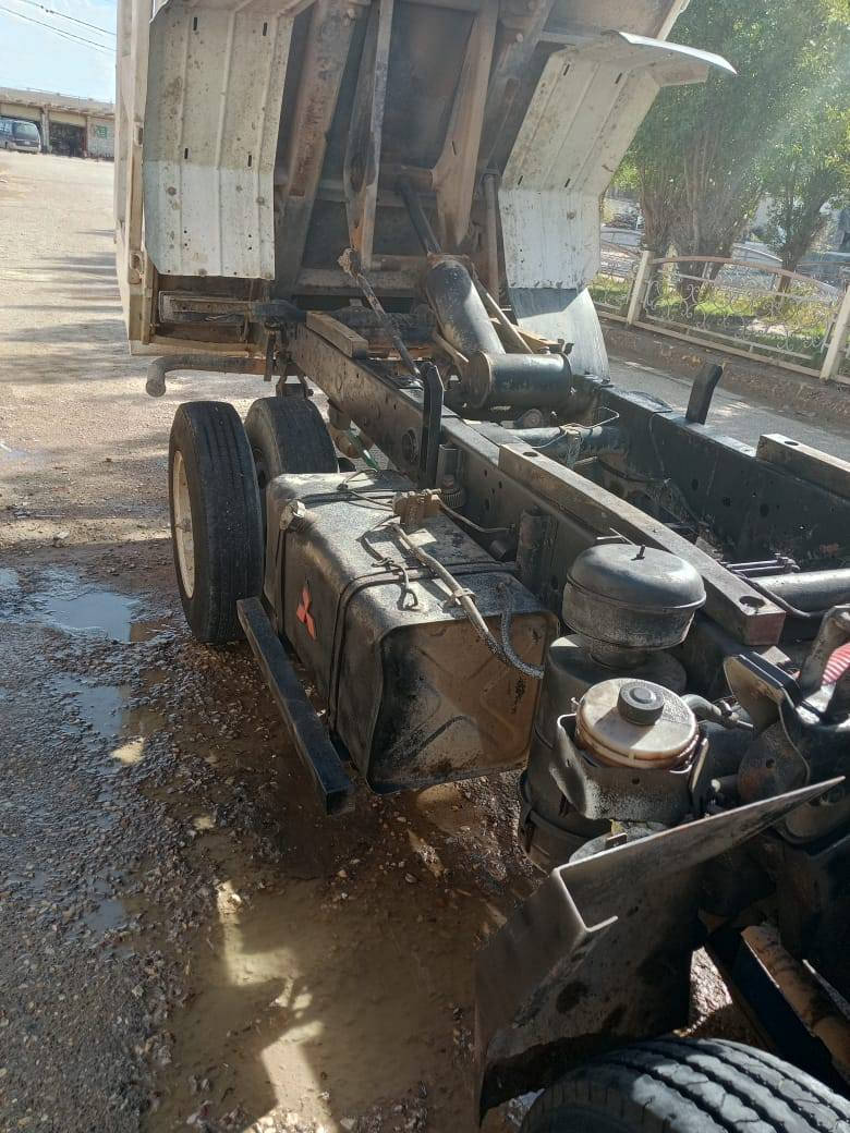 : السلام عليكم ازوزةموديل2006 بلادي فحل قلاب نظيفة  ورك فوق الهوزن شاصي مكفول
 السعر75وبيه مجال 
 مكاني الكوت
***********
***********
