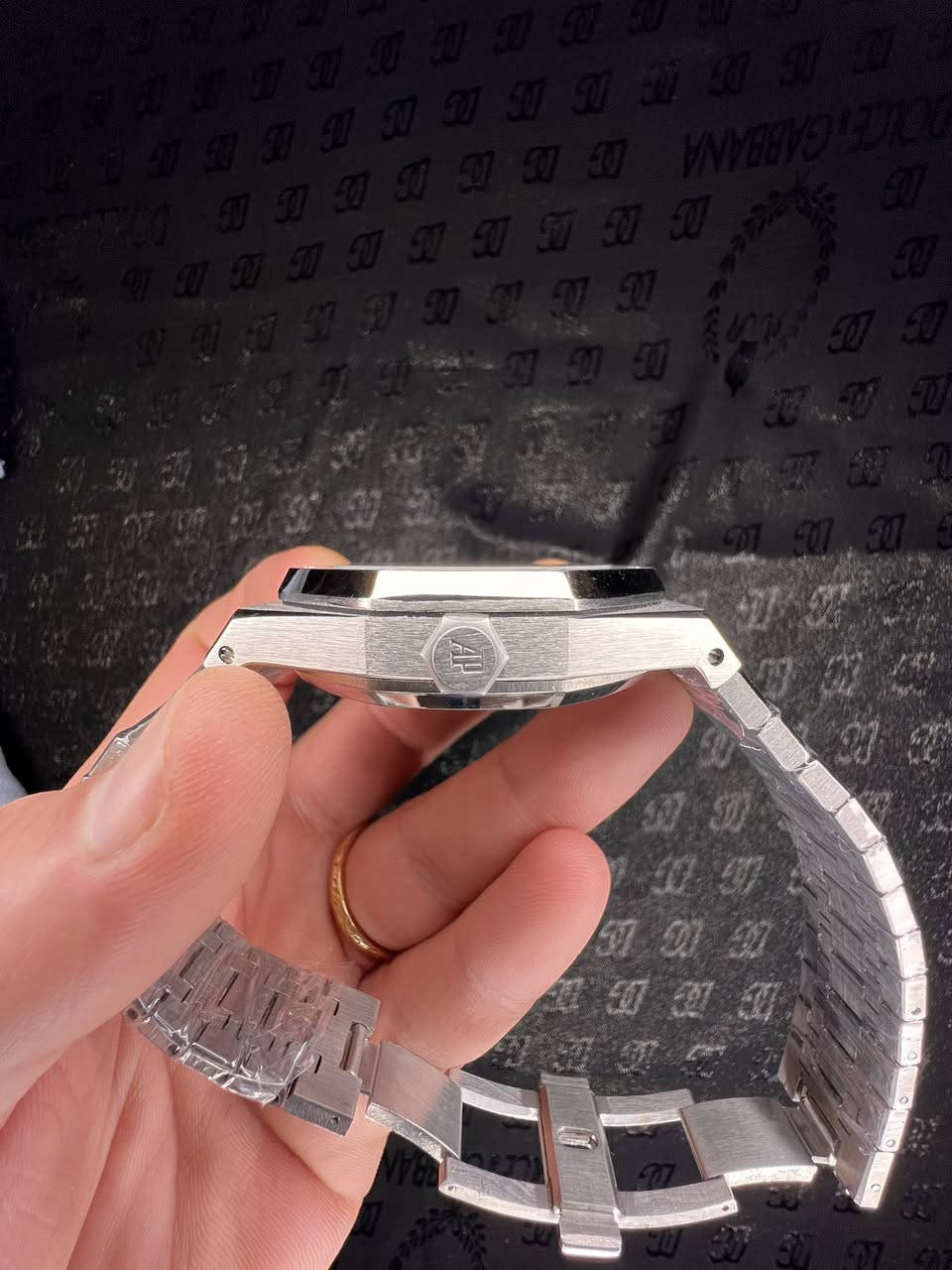 AP Automatic اوتماتيك 
ماستر كوالتي جدا عالي 
مكينة كشف 
قفل بحري 
قطر الساعة 44 
منفذ يومي 
قفل بحري 
جديدة غير مستخدم 
السعر جدا مناسب


**إذا كنت صاحب هذا الإعلان وتريد حذفه لأي سبب، رجاءا أرسل رسالة إلى الدعم الفني**