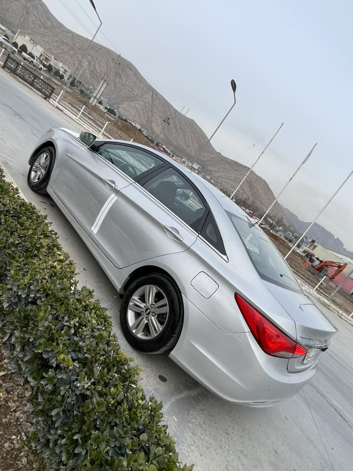 سؤناتامؤديل 2013
براوه ى دووبه يه 
49گه لاو كه ميك مه جال
شوين چوارقورنه ژماره موبايل
***********
