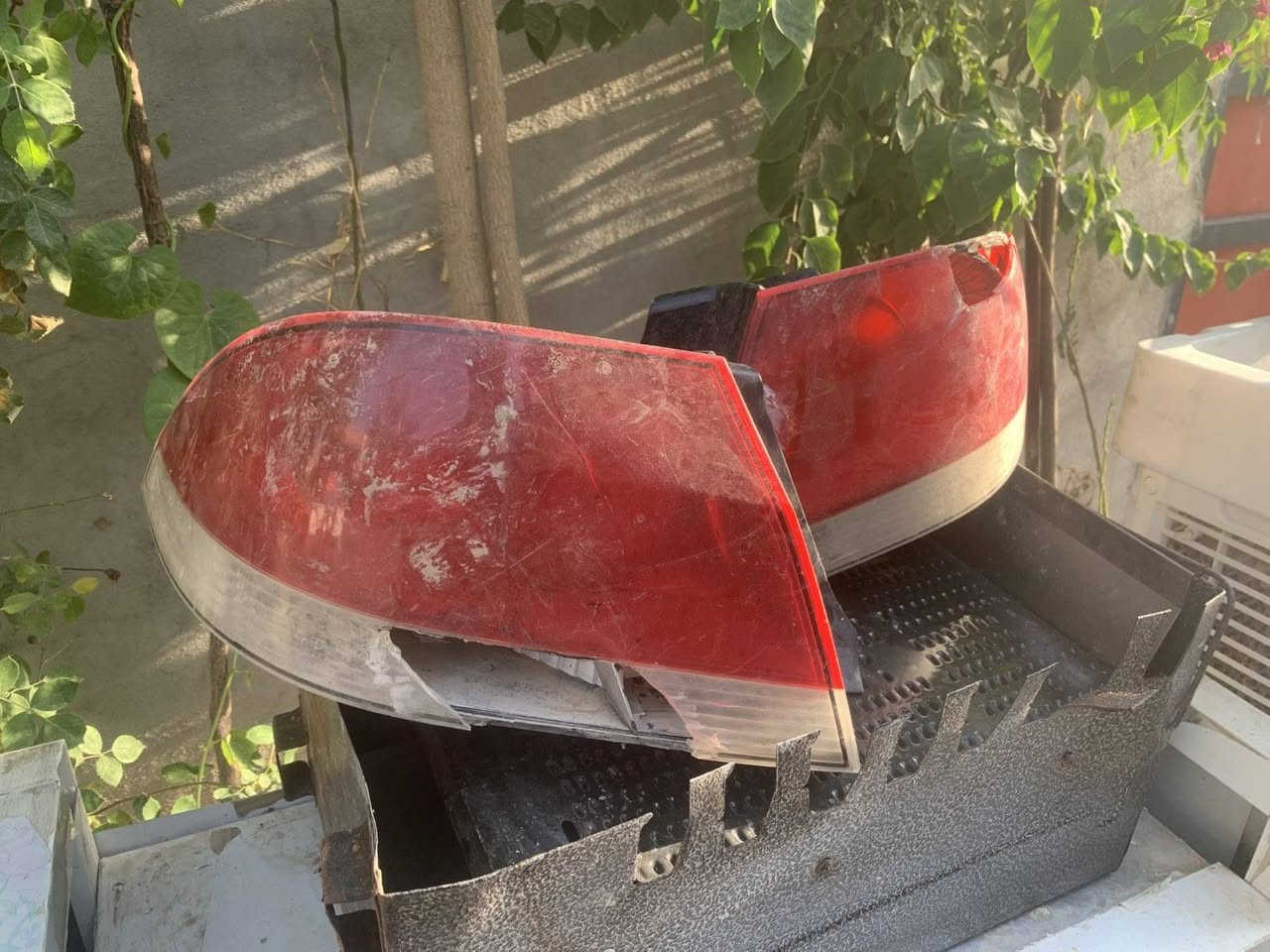 چیت ویست جەرەس بکە گشتێ بێ عەیبە ڕەفەی دووکانیشی تیایە گەورەیە
***********
