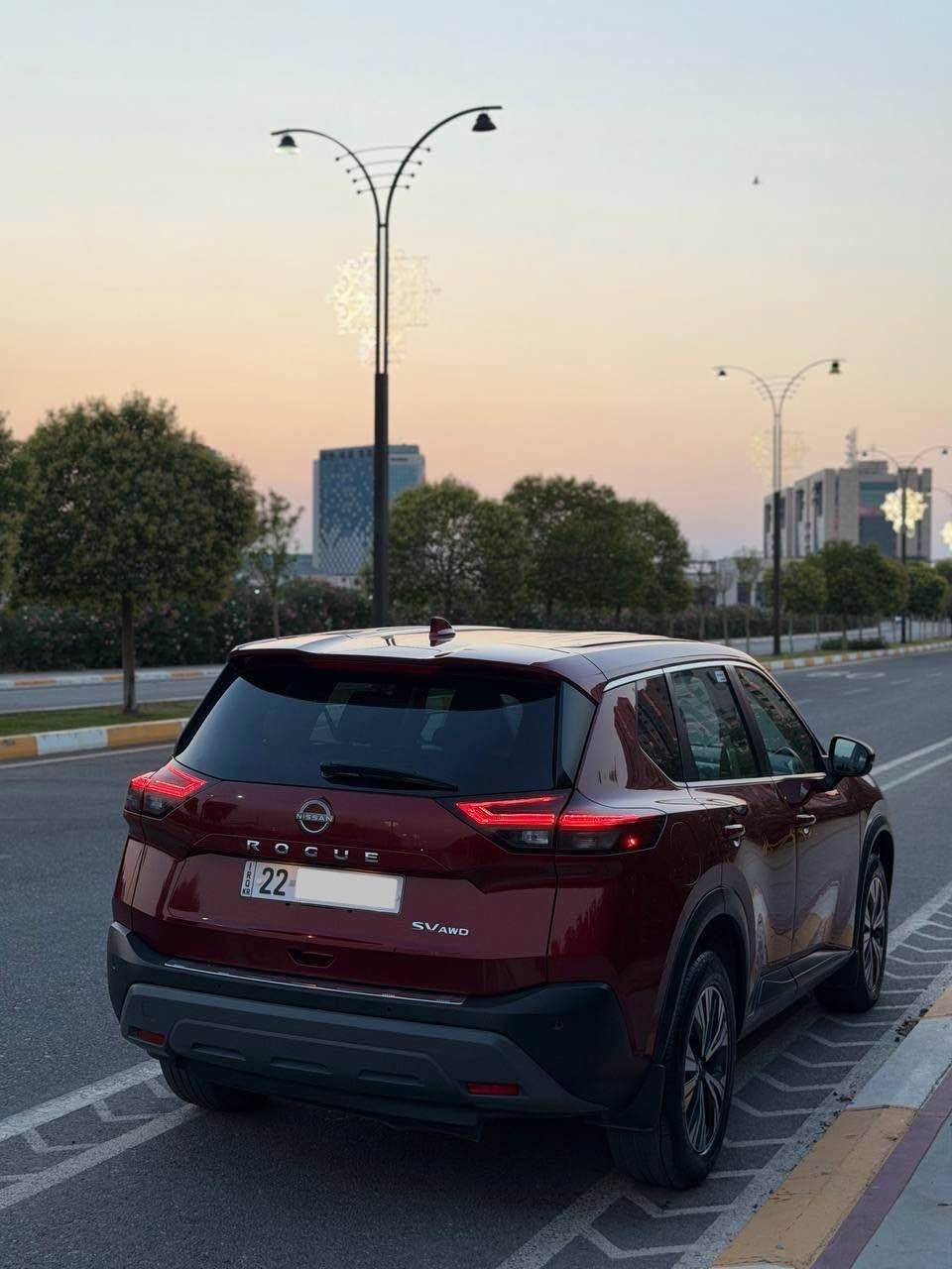 Nissan rouge 2022 SV AWD                    بو فروشتن  ٣ پستن مواسةفات دةبل ئةكسل شاشة گةورة سوكان شةفت بةسمة شةغال ٤ يةدة بةسمة كوشين كارةباي گير ماوس ئوتو هولد بريك بةسمة لايت ليد بةگلايت ليد خةتي جادة تعديل سرعة راداري پيش و پشت سةيارة بةس بونيتي بوياغة بي ناوگرتن پيش و پشت كةپس ارباگ بةس سوكان  سيستةمة   ٤٠هةزار مايل روية گير و مةكينةو تةبريد و  و تةقةو رةقةو بةناوكردن غةرامة هةمووي بةشةرت بةناوي خومة سعري ١٤٢  مةجال شوين هةولير ژ.م *********** أربيل, العراق
