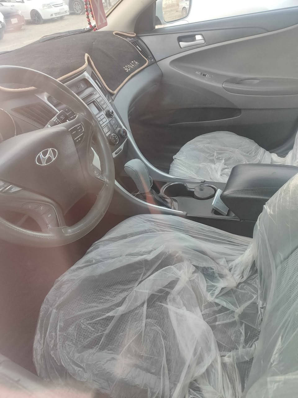 السلام عليكم
سوناتا 2014 امريكي بدون صبغ رقم بغداد بأسمي 
السعر 115 وبي مجال  سيارة جاهزة وكامله 
باقي التفاصيل اتصل ع الرقم وتدلل.
عنوان ديالى بعقوبة
*********** Singapore
