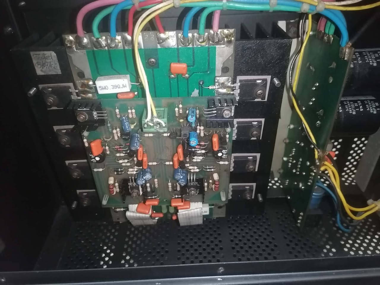 للبيع هيد 400 موديل 98//01203580750


**إذا كنت صاحب هذا الإعلان وتريد حذفه لأي سبب، رجاءا أرسل رسالة إلى الدعم الفني**