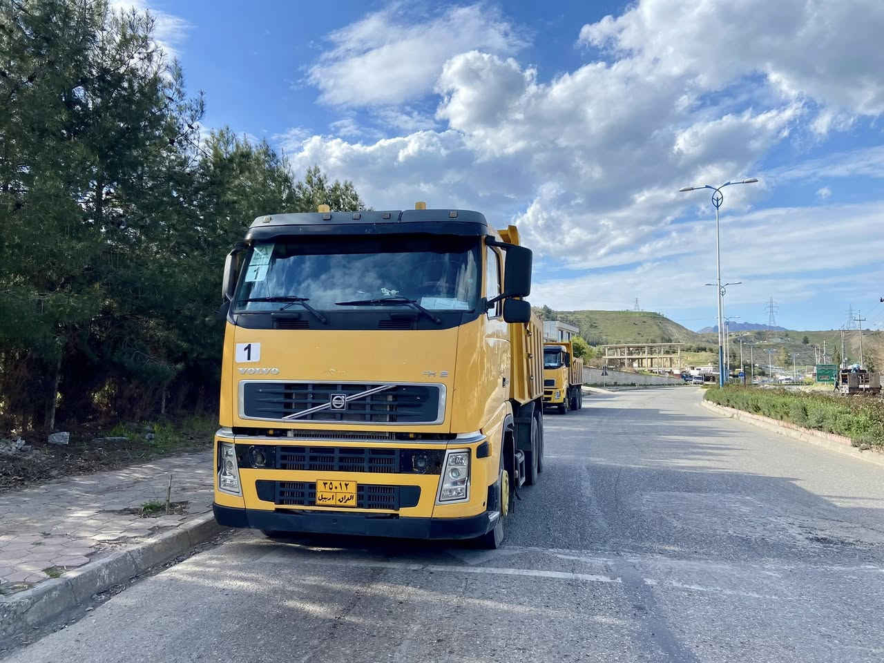 ڤاڵڤۆ ٢٠٠٢بیلاد گەڵابە
هەموو گیانی بەشەرت بەناوی خۆمانەوەیە رەقەم هەولێر گێڕو و مەکینەو ئەکسلی بەشەرت تاقم تایەی تازەیە
نرخی ٢٦٥ گەڵایە 
***********
