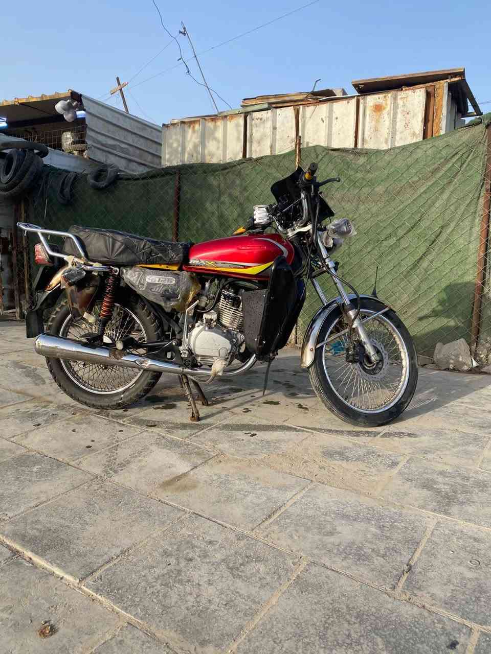 دراجه نامه برو 5كير دراجه نضيفه حيل شغاله سلف وهندر لايت زنون مكفوله من التبختبر والكير هم مكفول السعر 500 مكاني بغداد البياع *********** اوراقهه موجوده  مديل 20
