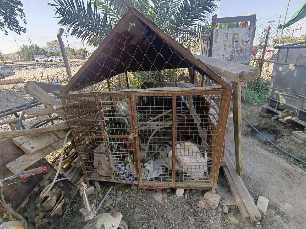 باب خشب طلاگتين مع الجربوبه
باب حديد طلاگتين مع الجرجوبه
قفص حديد 
يرجى مراسلة صاحب الرقم واتساب مكلف بالنشر ‏‪***********‬‏
