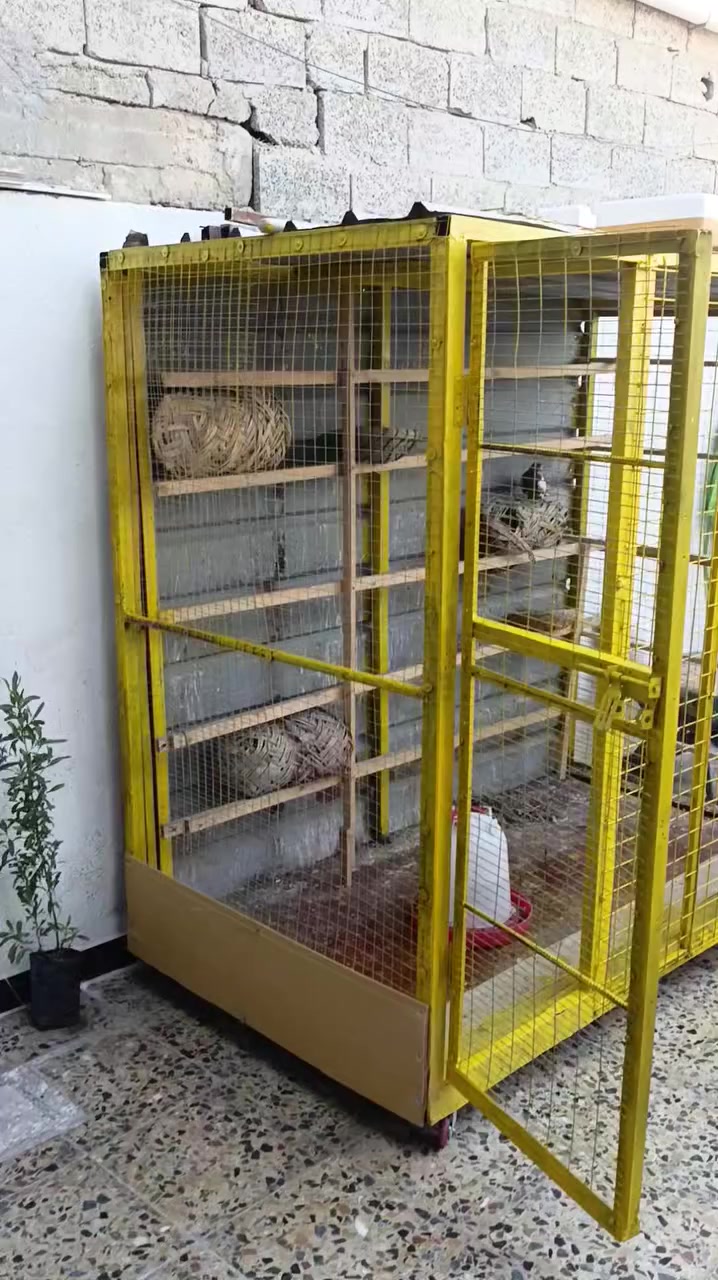 برج تفصال  متحرك  ارتفاع مترين والعرض مترين و15 سانتيم  السعر 350  العنوان بغداد تقاطع سبع اقصور  واتساب ***********
