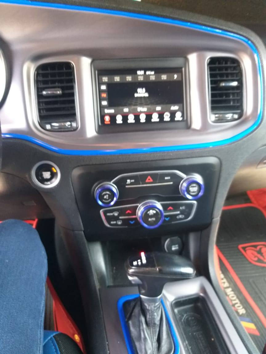 جارجر موديل 2021 مكينه 3600 وارد امريكي ضربه بالبجم بدون لحيم شواصي مبدل بيها بنيد وجاملغ ايمن لون ازرق رقم بغداد دولي سياره جاهزه كير مكينه طخم تاير صار اسبوع من شاده حداديه جديده السعر 220 المكان البصره اللتصال بالرقم ***********
