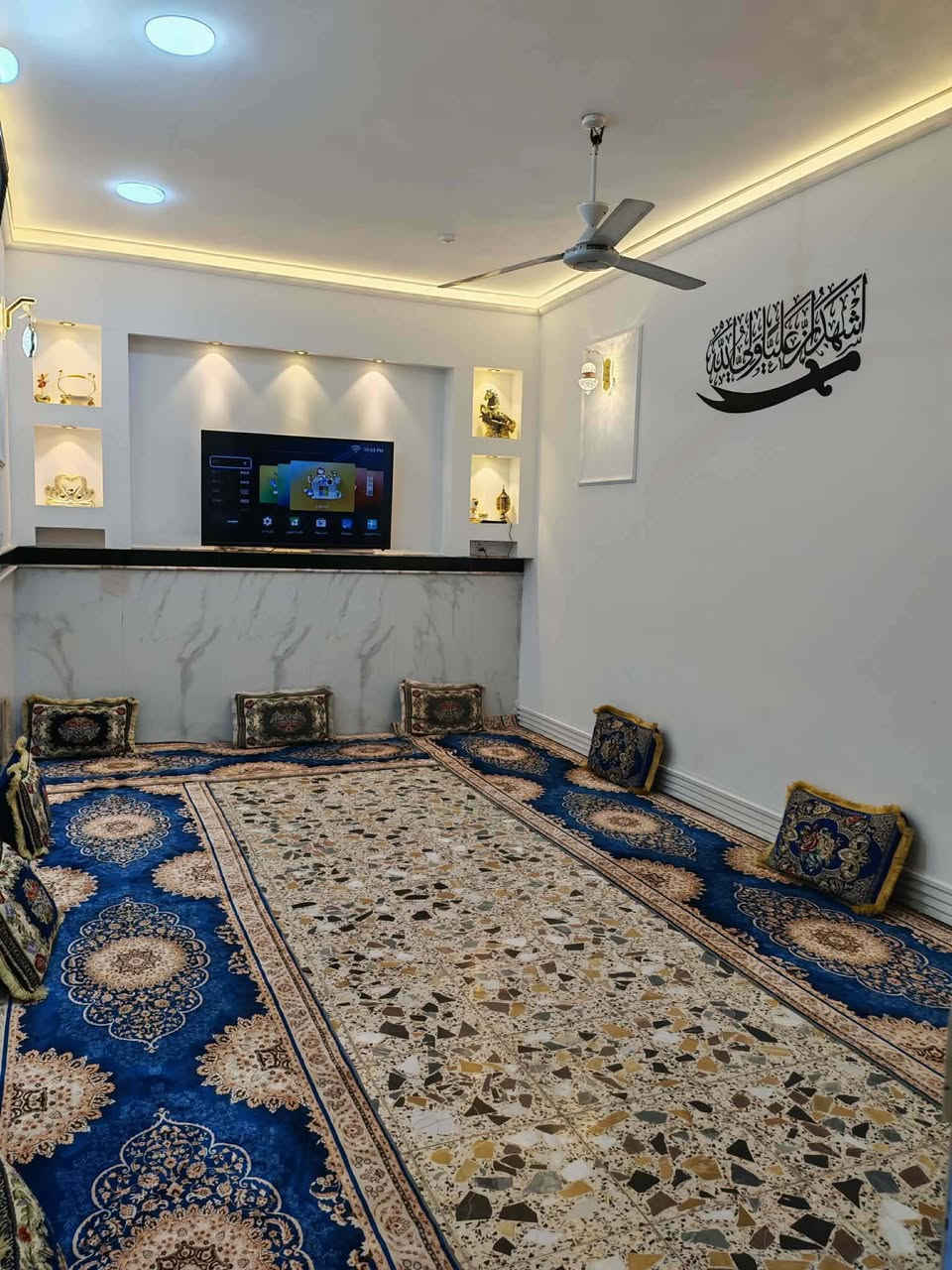 بيت للبيع مساحته 100مترطابقين بل قسط مقدمه 30ولباقي كل شهر500سعره 100 بناحديث العنوان حي الزهور. شارع الجمعيه   طابو صرف  واذ حاضر يختلف  السعر. 75وبي مجال الشري


**إذا كنت صاحب هذا الإعلان وتريد حذفه لأي سبب، رجاءا أرسل رسالة إلى الدعم الفني**