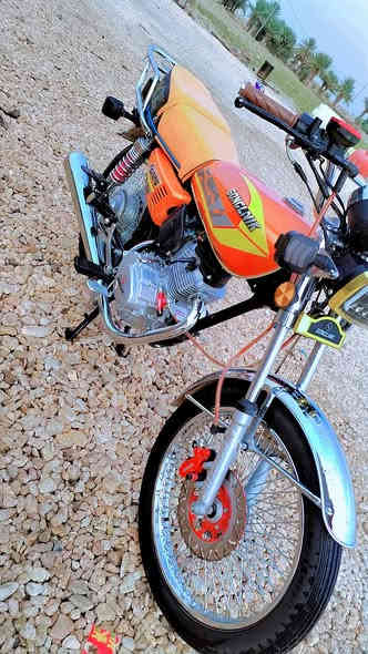 يا الله السلام عليكم دراجة البيع تايكر سونك الأصلي موديل ٢٥ مكفوله كفاله عامه أوراق كامله الدراجه جديده بعده زيرو شرط انضف من الصوره رجاا لحد يعلق من يمه ويكسر بيه سعره ٧٥٠ وبيه مجال الشراي يتصل *********** المو شراي لا يتصل
