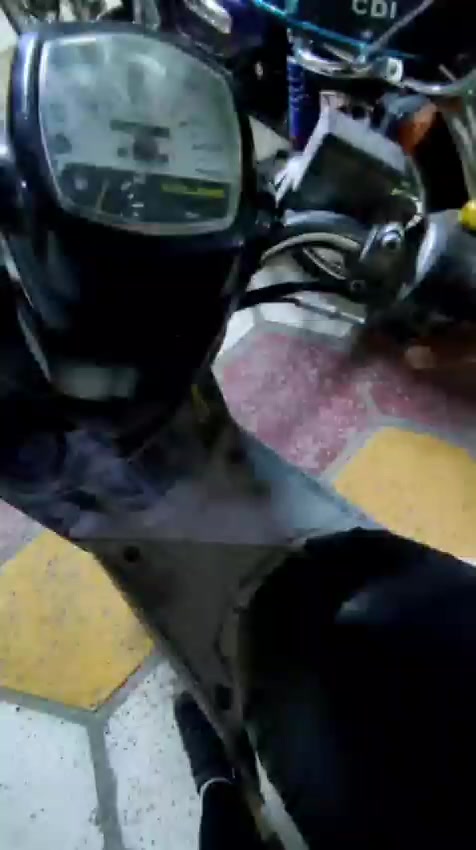 السلام عليكم ماكس بوليس مامفتوحة بلادية الدراجة شلعة ومعدل كلش حلو كاملة اي نقص مابيه كلة شغالة كهربائيات سلف هندر اشاير كلة شغالة مراوس بعدلة أو منغولي نضيفة ابو النطيحة لاتراسلني للاستفسار ***********
