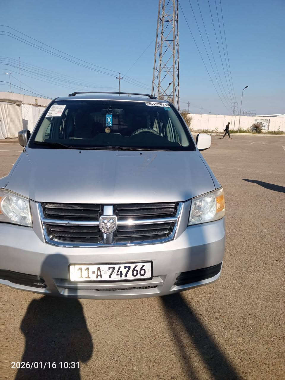 السلام عليكم من رخصة مدير الكروب دوج كرفان موديل 2009 مكينه كير حداديه نظيفه مكينه 6سلندرالمحرك 3800 المرغوب 3قطع تبريد 6جام كهرباء بيبان وقبق جنطه كهرباء بيه مكانات صبغ رقم انكليزي باسمي بيه سونار مرفق ويه الصور مكاني نالسياره بغداد السعر المطلوب 113اوبيه مجال رقم التلفون ***********
