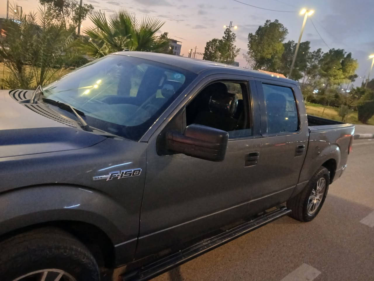 السعر 129
بيع او مراوس بأقل من سعرها محتاج فرق واتساب واتصال فقط اعتذر من الخاص 
***********
موديل 2014
رقم بغداد دولي هزه جديد
