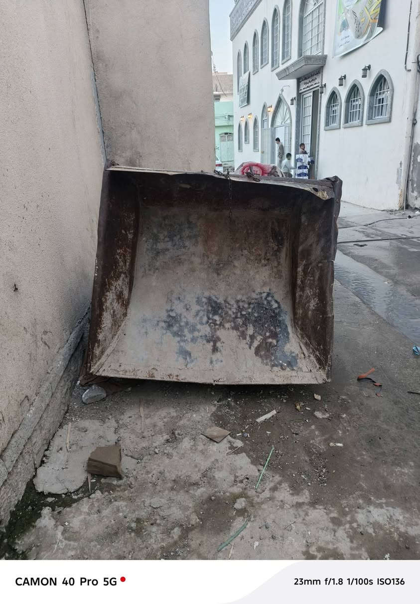 دنبر لستر تك للبيع
الدنبر متروگ من زمان 
المكان الموصل 
للتواصل الاتصال عالرقم  كورك***********
آسيا ***********
