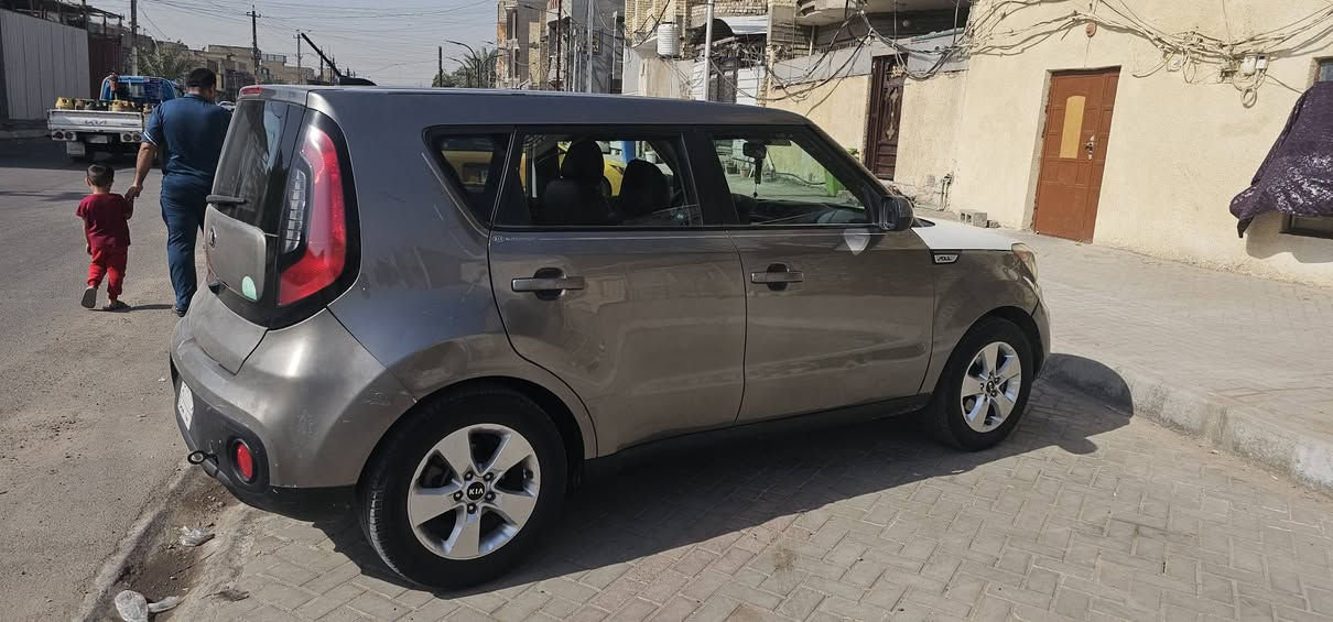 كيا سول ٢٠١٩
ماشية ٧٢

حادث جاملغ وبنيد مبدلات
بدون لغود 
بدون شواصي
بدون ايرباك

مكينة ١٦٠٠ (مبدل كازكيت اثر حماوة)

السيارة جاهزة من كلشي

مكان السيارة بغداد مدينة الصدر

***********

 

١١٨ بيهه مجال بسيط
