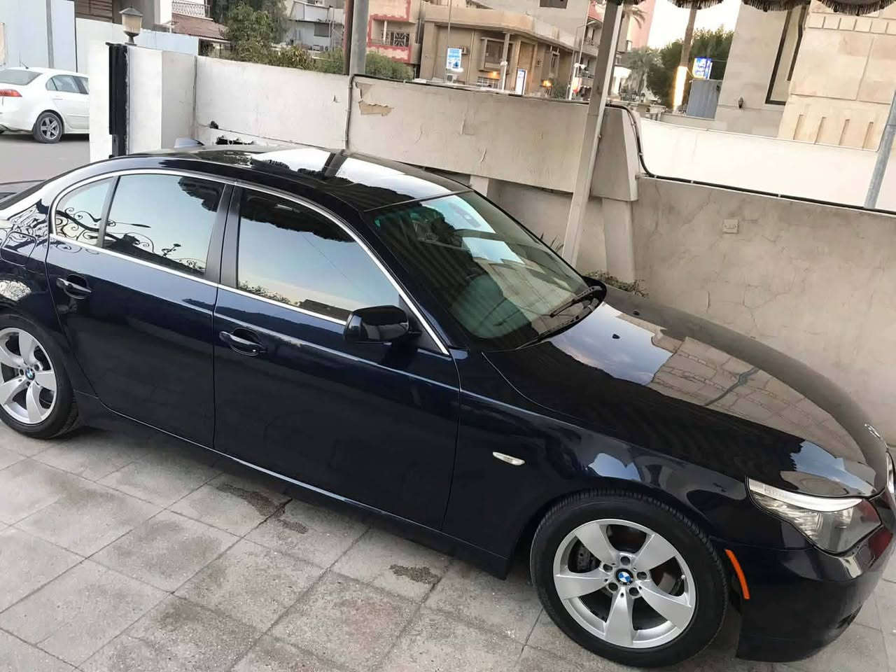 سلام وعليكم ميماتي للبيع فول مواصفات مكينه 528 نوزل قصير موديل 2008  ***********
