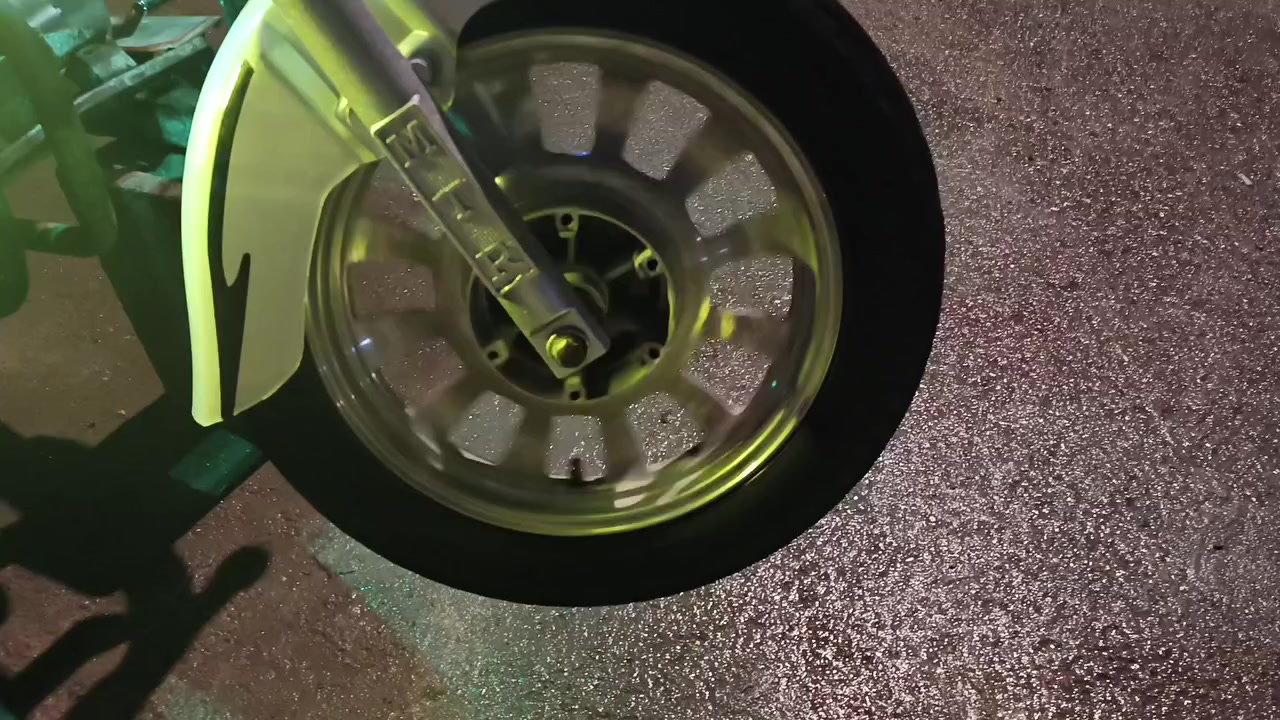 سلام عليكم شباب ستوته أم تي آر رقم وسنويه و راعيها  بل بصره بس ماندله
ستوته نضيفه والده وأنا غيرت حالها وشوفت العين ستوته كل شيء بيها جديد تايرات جديد ويلات جديد ضفيرا جديد توني شادها كهربائات كلها شغاله دبلات جديد مكينه خرسه مكاني بصره زبير مقابيل المعارض سعره1550تعال وبخدمتك/***********
