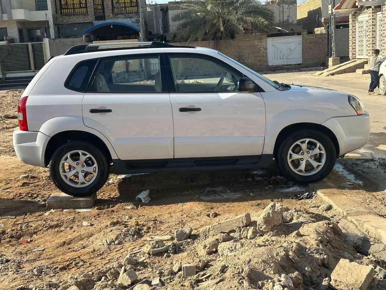 السلام عليكم للبيع توسان مديل 2009 فول مواصفات خليجيه  مكينة 2000 اربعه سلندر مكفوله كفاله عامه من صبغ تبديل تريد وكاله تريد تحويل جاهزه حداديه مكينه كير تخم تاير جديد /مكان السيارة ديوانية /اتصال ع رقم ‏‪0780 648 3479‬‏
