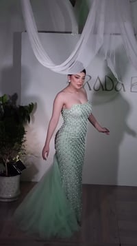 فستان • مقاس ٣٨-٤٠ • مستعمل مره