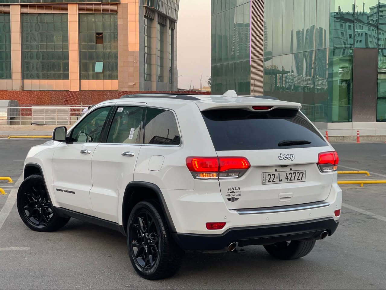 بسم الله الرحمن الرحيم 

ارخص سعر بكل عراق 243 ورقة  🔥🔥👋🏻👋🏻💰💰

Jeep Grand Cherokee 2018 limted plus 🪬🪬

سيارة خليجية استلام شركة هارلم بصمتين بلادي وياها 
سيارة بدون صبغ و فتح و بدون حالوب فقط بارد ❌

ماشية ٦٠ الف ميل 
رقم و سنوي هزه فحص جديد بسمي تحويل مباشر 
محرك ٦ سلندر ٣٦٠٠ ممفتوح برغي….. 

مواصفات لمتيد بلاس ١/١ 
بانوراما. ٣ شاشات. كشنات جلد و كهرباء و خزن. كشنات تدفية و تبريد. صندوق كهربائي. شغال. سيدي جنجر. حساس. مرايه كهربائي. داخل ساج. بخاخ. فور ويل. بصمة. 

محرك گير مكفول ممفتوح 
صدر حداديه تخم تايرات جديد 

مكان سيارة اربيل// *********** ☎️واتساب أربيل, العراق
