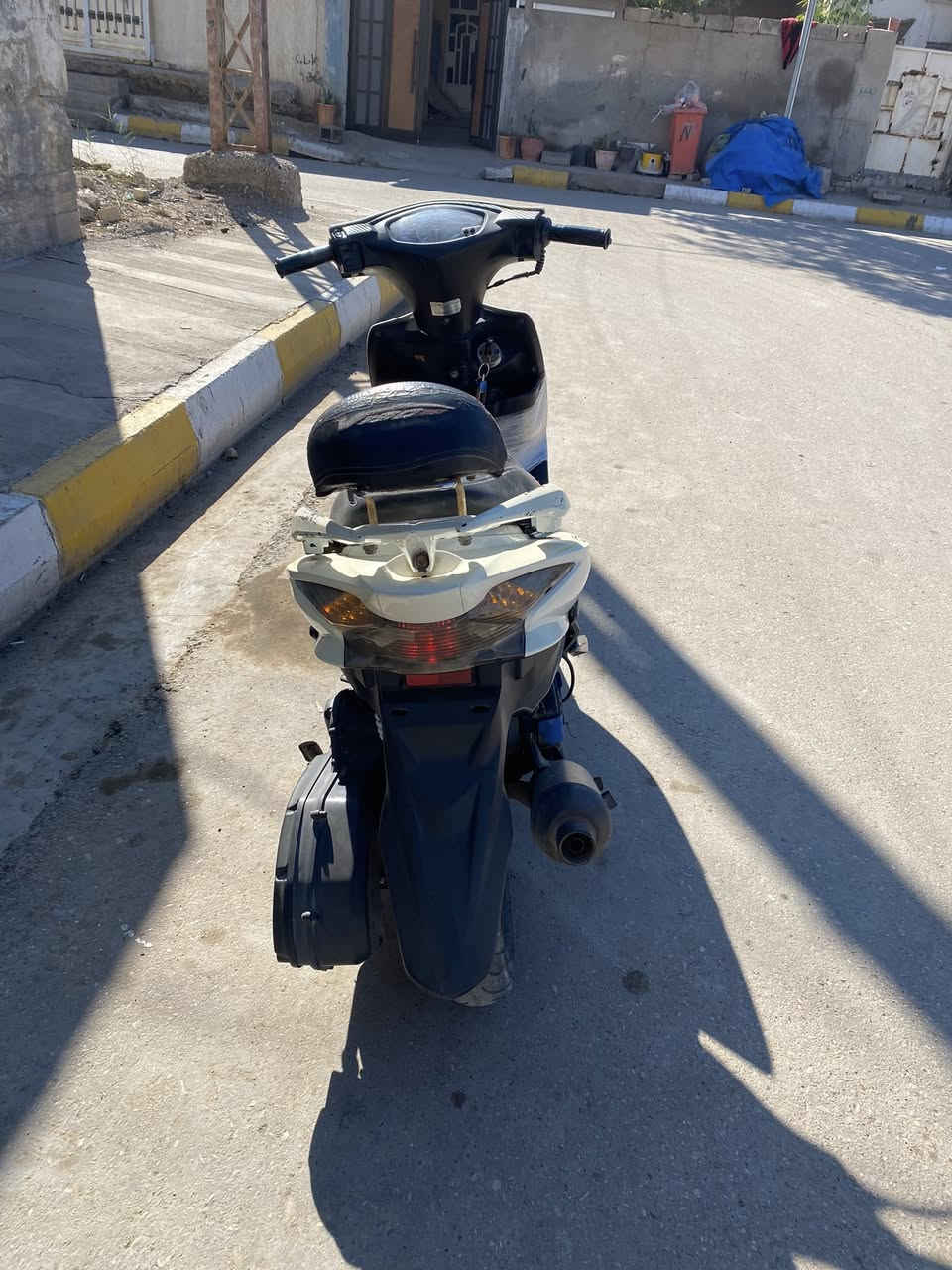 للبيع ادرس ماليزي
كهربائياته شغال
مكينته خير من الله
نضيفه …سرعته١٤٠
سعره 400وبيه مجال قليل
***********
