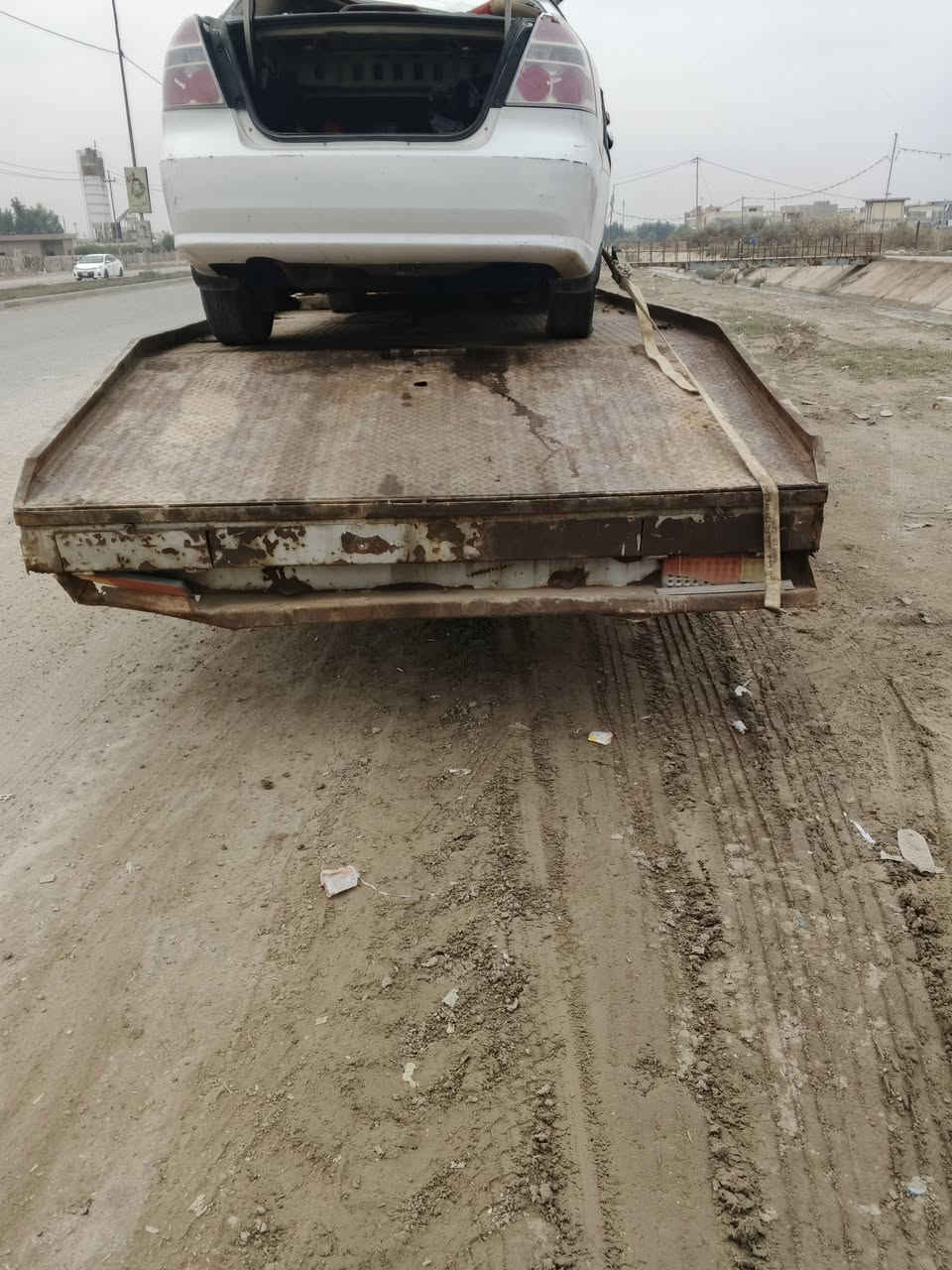 سلام عليكم بدي رمبه للبيع نضيف جدأ مال هينو السعر 20 ورقه ***********
