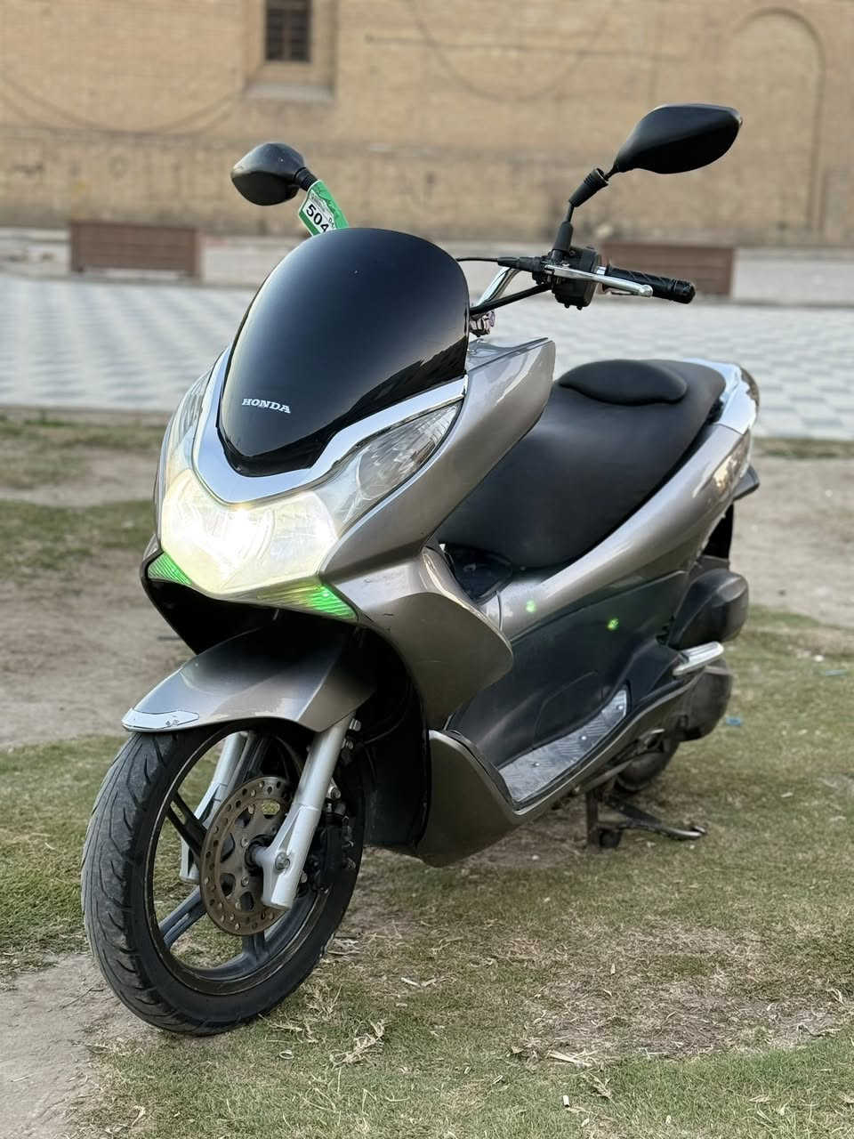 السلام عليكم للبيع دراجه pcxجيل الاول  دراجة مال رمبه ماخذها رمبه الدراجه وأعلى ايدي حجم مكينه 150ياباني الاصلي دراجه جديده مال جناي وعلئ ايدي لون مميز 
ياباني الاصلي دراجه كامله أستان كهربائي حساس ازدحام حرف Aدراجه جديده الدراجه مكينه لوك شلعه معدل خير من اللّٰه دراجه تكول جديده بمعنئ الكلمه واحلا من الصور مال جناي المكان بغداد دراجة مكفوله اي نقص مابيه السعر مليون 550
وبيها مجال بسيط  
اي استفسار ***********
