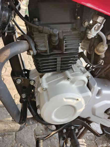 السلام عليكم . دراجه بوكسر جبلي رقم انكليزي وسنويه  سعر . مليونين وسبعمية وخمسين وبيهة مجال  دراجه ما مفتوحة بلاد . العنوان البصره . شط العرب التنومة . قرب فلكة ابو مهدي المهندس ركن شارع بيت زعير  *********** شريحة + واتساب 24 ساعه متواجد 
الدراجه مال بيت ما متعوبه ماشيه 27
