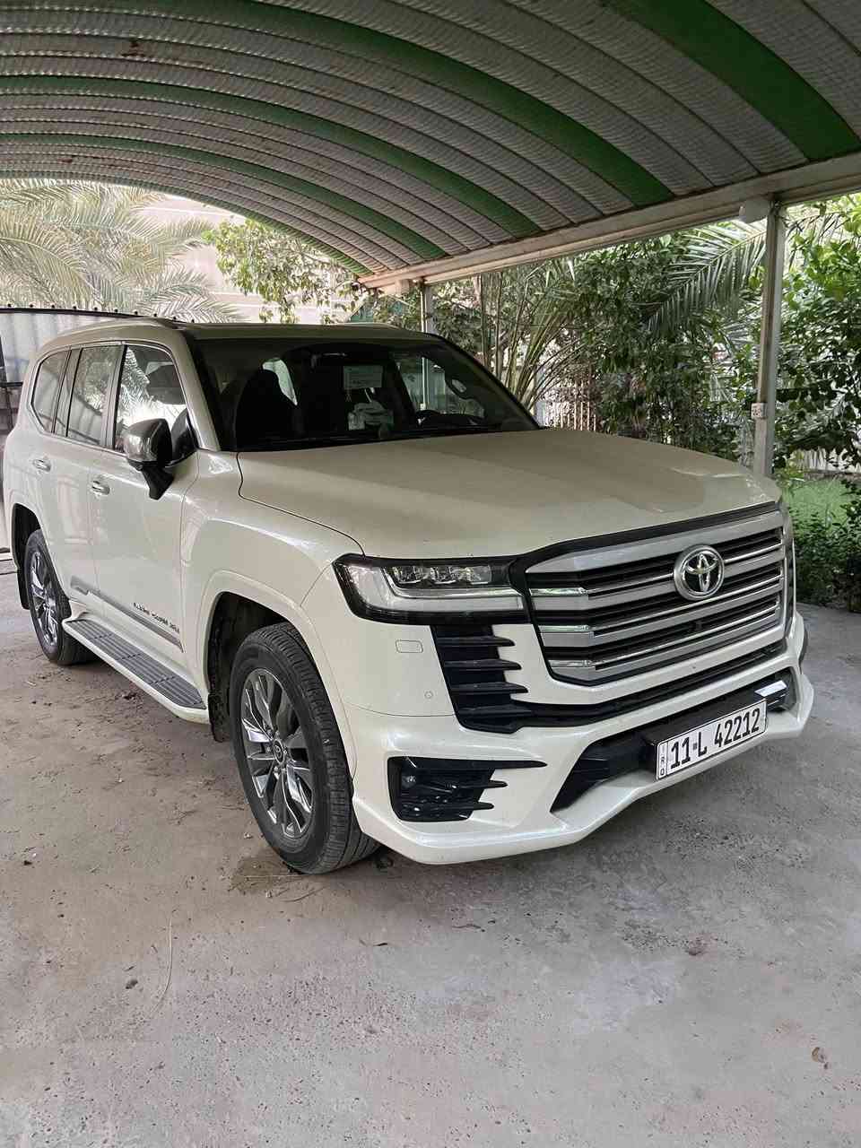 السلام عليكم ورحمة الله وبركاته للبيع لاندكروز 2024 VX لمتد وكالة ساز كفالة عامة ومغلفة من الزيرو وماشية 7 الف والسعر 83 $ وبيها مجال وللاستفسار ***********
