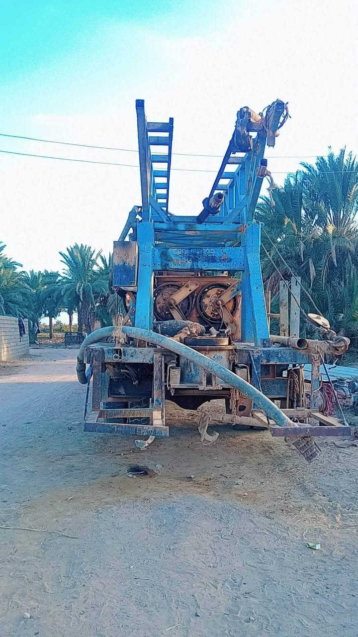 سلام عليكم حفارات ابار لبيع جهازه لشغل وياه ١٦٠متر روس حفر ٢، 
***********

