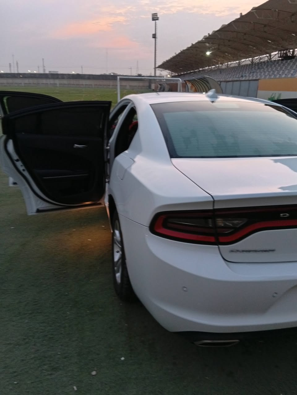 سلام عليكم جارجر مديل 23 
 تحكم استيرن
تشغيل عن بعد 
ماشيه ٤٢الف
وارد امريكي رافق صوره ضرر
سياره بأسمي 
سعر 270
***********
