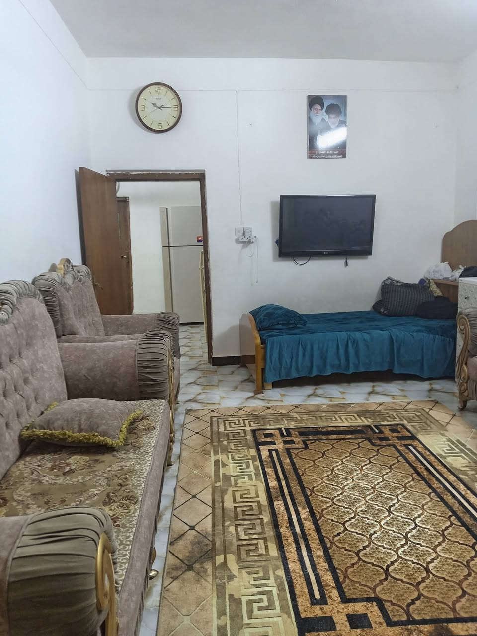 يالله دار للبيع منطقه الشباب طابو صرف طابقين 
يحتوي علئ 4 غرف نوم صاله استقبال ومطبخ طرمه 
بيت مرتب السعر مقبول جدا الاستفسار مراجعة مكتب 
حاتم كريم ابو مصطفى وعلاء كريم او اتصال☎️ 
***********

