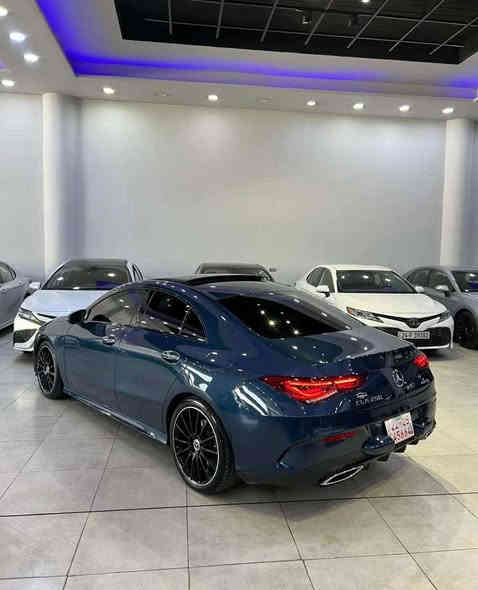 السلام عليكم  للبيع مارسيدس CLA250 
موديل 2023 
كلين مكفوله كفاله عامه  
فول مواصفاات
2000 تيربو 
4سلندر  
اللون نيلي مميز
ماشية 34  الف كيلو  
السيارة مرقمه رقم اربيل الجديد  
السعر 330 ورقة وبيها مجال 
مكان السيارة بغداد
للتواصل والاستفسار ***********
