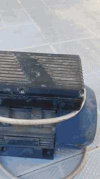 ماطور ألماني الصنع القدره حصان ونص السعر ١٥٠٠٠٠ ٠٧٥٠٩٣٠٥٤٢٣ ٠٧٧٤٠٨٦٨٧٨...