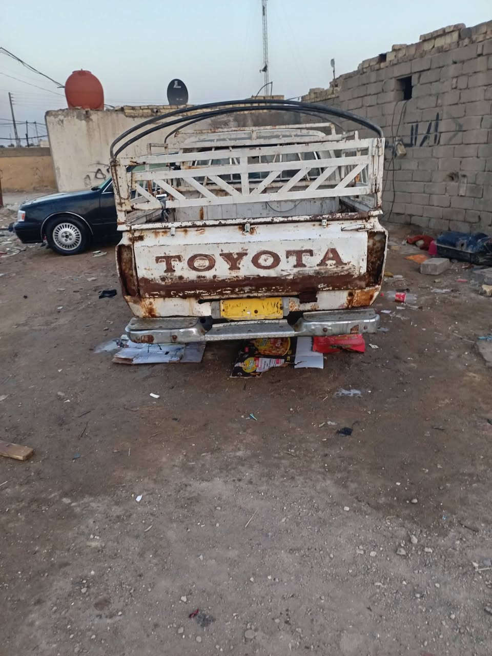 سلام عليكم بيكم موديل 82 شقاله محرك وكير جديد رقم واصط سعر 11 ورقه وبيه مجال العنوان ناصريه مركز مراوس بكلشي سلاح السفسار عله هاذه رقم ***********
