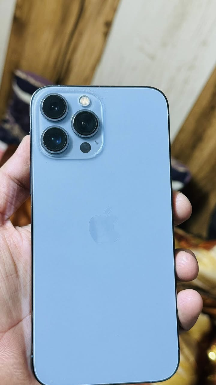 ايفون 13 برو ماكس
 
اللون بحري 
ذاكرة 256
البطارية 76 اصلية
فقط مبدل شاشة
ويطلع خيار الكامره بالتحديث
الجهاز نضيف
وسعره 460 
مكاني الشعب
***********
