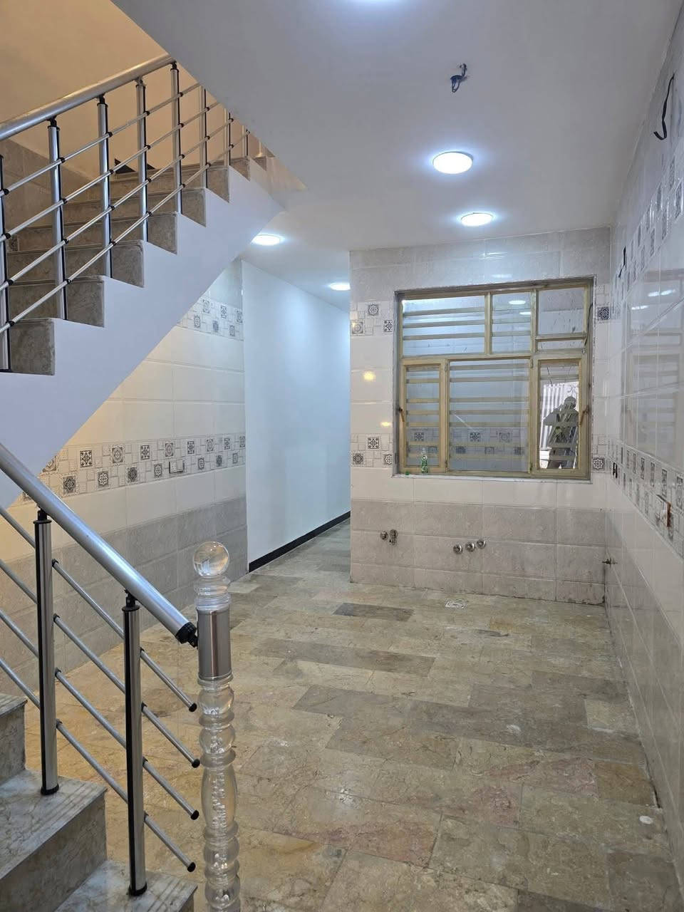 للبيع دار 75متر
‏حي الجهاد ديوان المخابرات قرب شارع 60

‏يحتوي على صالة ومطبخ وخدمات  عدد2 

‏وغرف نوم عدد3

‏ السعر مناسب جدا   👍👍👍👍👍👍

استفسار أتصال او  متوفر واتساب 
  ***********
***********
