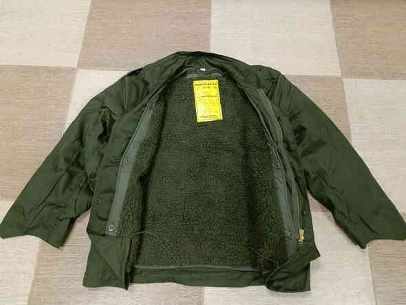 للبيع قمصل اصلي داخل فروة جديد0لى اتصل على وتس اب او رقم ***********
