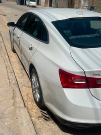شوفرليت موديل ١٧بيها قطع صبغ بدون دواخل شماليه عنوان البنوك سعر ع رقم ...