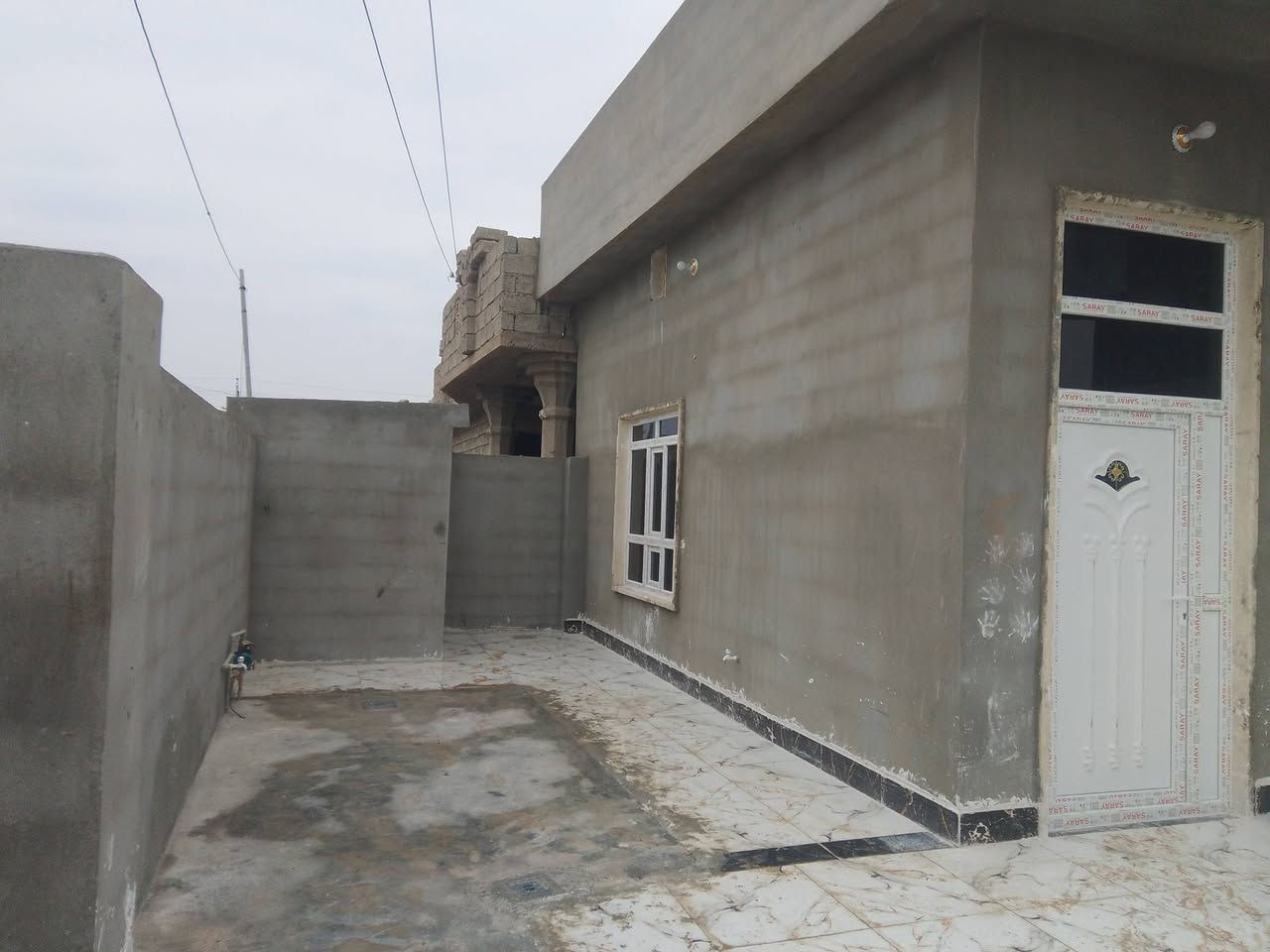 بيت ليجار في البكاره وره محلات البكاره غريب عل سايدين بيت جديد وجاهز رقم ***********
