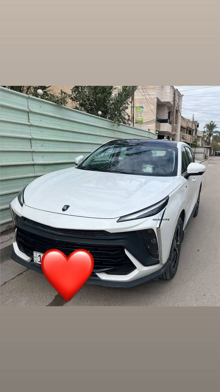 السلام عليكم 
🚘T5 EVO🚘 للبيع  
🚘🚘DONG FENG🚘🚘
🔷موديل2024 ضمان 6 سنوات او 200 الف كم 
اللون ابيض 
🔹عداد المسافة 45.000 الف قابل للزيادة 
🔹السيارة فول 1/1 
🔹المحرك 1.5 تيربو 
🔹القوة الحصانية 195 حصان 
🔹العزم 285 نيوتين 
🔹السرعة القصوى 240 كم 
🔹الدفع أمامي 
🔹ناقل الحركة DCT7 دبل كلج 
🔹استهلاك الوقود 6.1 لتر /100 كم
🔹سعة الخزان 55لتر 
🔹جام أربعة كهرباء اوتو ماتيك 
🔹كرسي سائق كهربائي 8 حركات مع تدفئة
🔹كرسي مرافق كهربائي 4 حركات مع تدفئة
🔹تحكم مقود / مثبت سرعة / بلوتوث  
🔹3 أنظمة قيادة (اقتصادي-رياضي-عادي)
🔹مكيف امامي وموزع خلفي ثلاجة داخلية
🔹شاشة مركزية حجم 10.25  عداد سرعة رقمي حجم 10.25 سماعات عدد6
🔹تشغيل بصمه  اضاءة داخلية متعددة الألوان 
🔹الكاميرا عدد 5 360 / اوتو هولد /بريك اصطفاف كهربائي 
🔹الحساسات أمامي / خلفي مع نقاط عمياء  مع رادار  امامي 
🔹دخول بصمة سائق / صندوق كهرباء 
🔹إشارات في المرايا الجانبية 
🔹بانوراما كشافات زينون ***********
