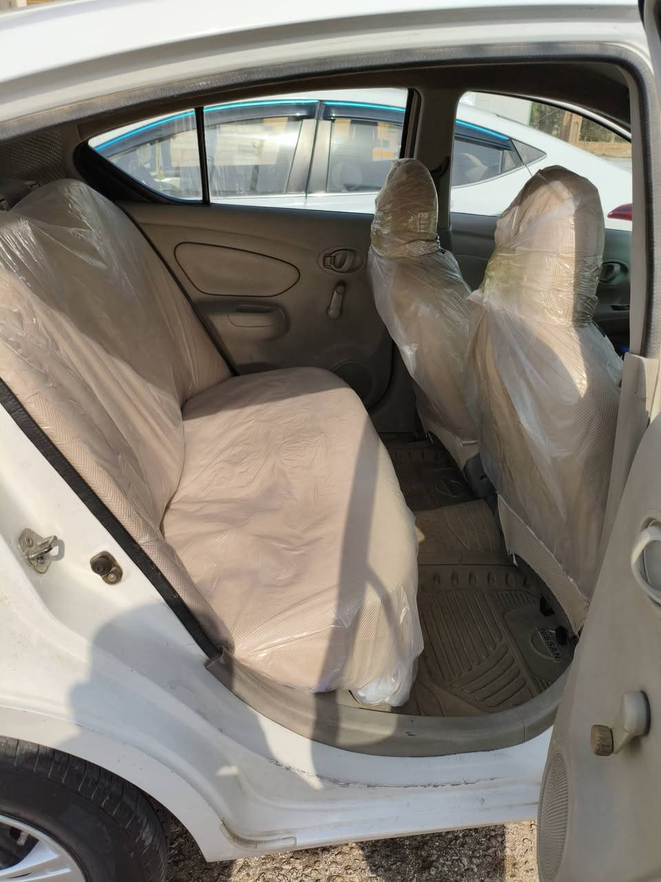 السلام عليكم 
للبيع نيسان صني موديل 16 حادثهة بس شبر اباب السايق وشبر بالجاملغ الخلفي والباقي مكفول السيارة ماعيزة برغي هزة ورقم جدد ماساقطه السنويه رقم اربيل مكان راعيهة  نجف كوفه سعرهة 95 وبيهة مجال رقم راعيهة  *********** مكلف بالنشر
