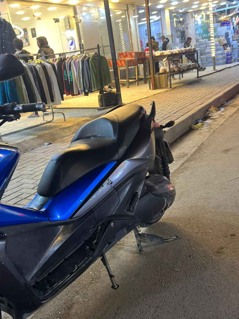 سلام عليكم دراجه هونده فاز  لبيع  مكفوله كفاله عامه والدراجه شلعه ومعدل واوراق اصوليه  السعر ١٦وبيه مجال العنوان بغداد الدوره غير متواجد عل فيس بس رقم ***********
