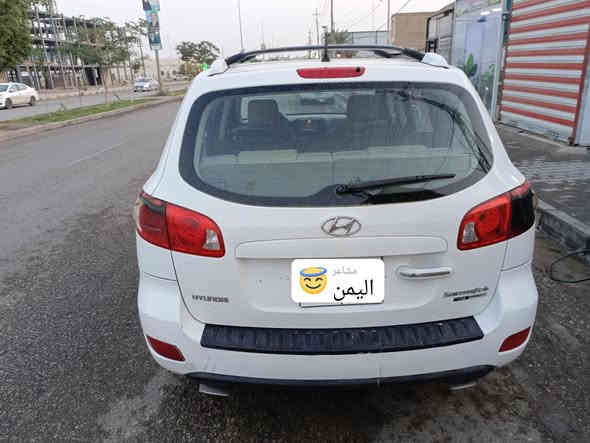 للبيع هونداي سنتافي 2009 ((ادوات ادوات❗))
وارد خليجي مكفوله من الكص والضربه 
السيارة داخله سياحه 
فول موصفات 
فتحت سقف 
تبريد 3 قطع 
سبعه راكب 
داخل بيجي 
4x4 فور ويل 
سته سلندر  بانزين 
السعر 53 
لاستفسار ***********
