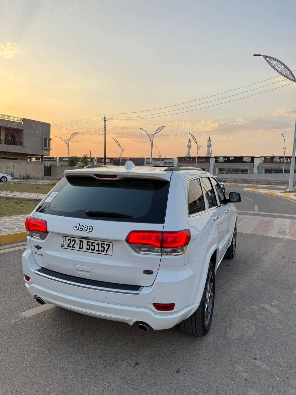 ابسعر مناسب جداً (٢٥٨)$ للبيع جيب موديل 2019 اوفر لاند خليجي وكاله شركه هارلم .ماشي (74) ميل .بجم كبس .بيها جاملغ صبغ بدون إرباك بدون تبديل اثر شخوط. مواصفات .جكات.كشن حار أو بارد داخل عسلي .پانوراما .صندوق كهرباء.استير خزن. حساس امامي خلفي .محرك 6سلندر  محرك شرط مع كير شرط .مكاني كركوك 
*********** ملاحظه اي سؤال خابر أو تدلل اعتذر على اجابه بالتعليقات
